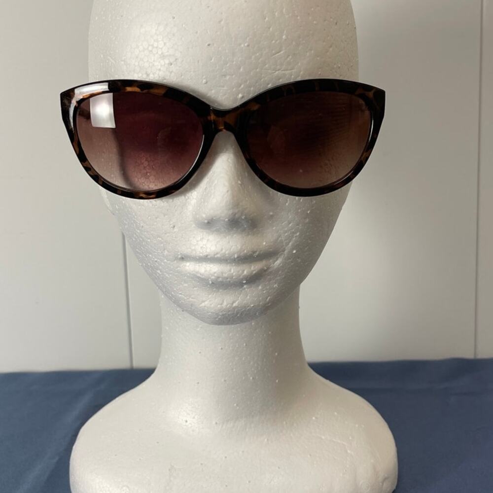 Nine West DG1213 Cateye Sunglasses Anti-Reflective Gradient Polarized Lenses